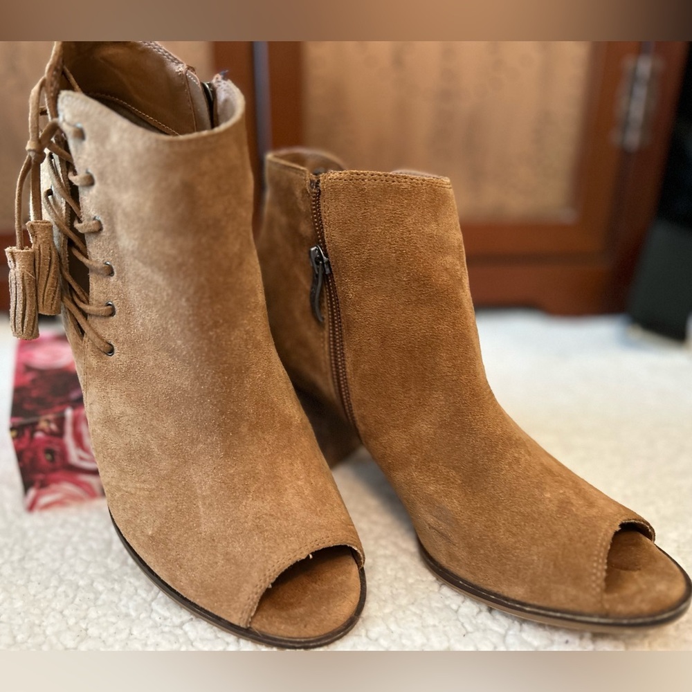 Franco Fortini Women’s Tan Suede Peep-Toe Ankle Boots Size 7